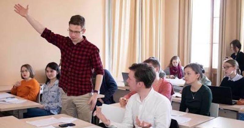 Bài tập và thói quen hằng ngày để rèn luyện tư duy phản biện