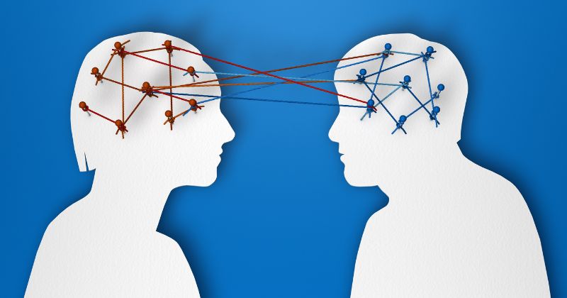 Phân biệt tư duy phê phán và tư duy phản biện